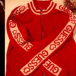 GUESS SWEATER